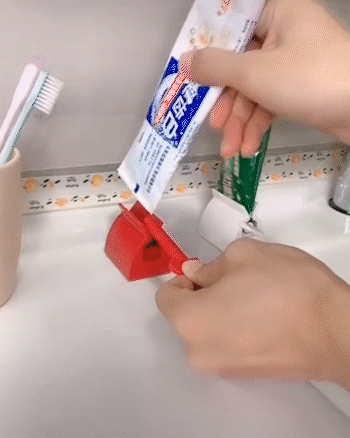 Rolling Toothpaste Squeezer