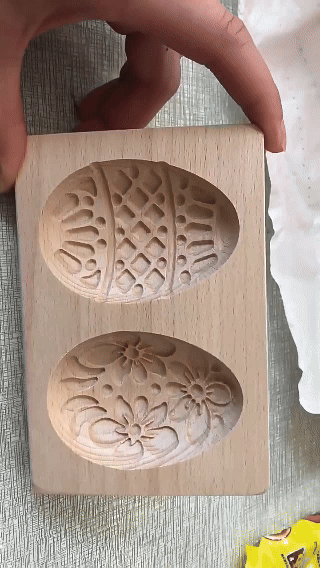 GingerPress – Wooden Cookie Stamp Mold for Biscuit & Gingerbread Embossing